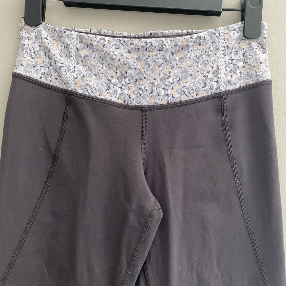 Lululemon Gather & Crow cropped leggings - Picture 3 of 11